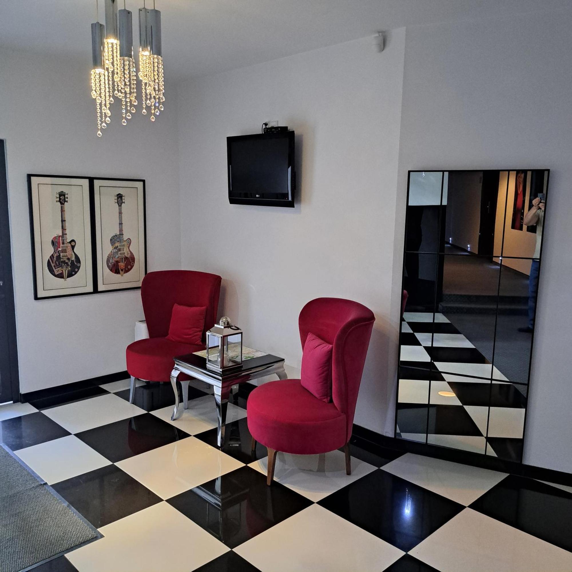 Piano Otel Nowy Sącz Dış mekan fotoğraf